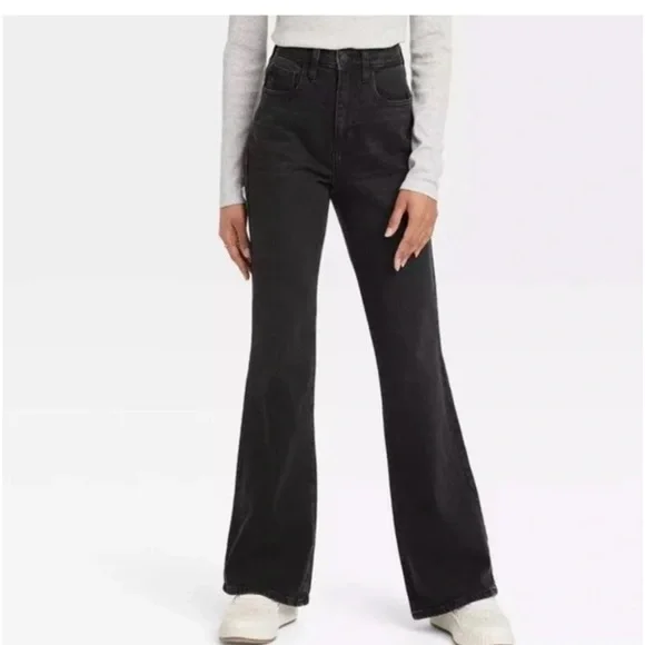 Universal Thread Women's Black Wash High Rise Flare Jeans size 14 - Picture 2 of 9